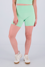 Cargar imagen en el visor de la galería, Solid Matcha Short