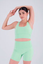 Cargar imagen en el visor de la galería, Solid Matcha Green Top