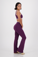 Cargar imagen en el visor de la galería, Align Wine Plum Flare Pants
