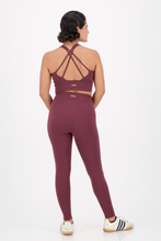 Cargar imagen en el visor de la galería, Solid  Wine  Leggings