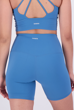 Cargar imagen en el visor de la galería, Solid Silk Blue Short