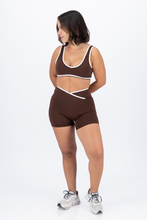 Cargar imagen en el visor de la galería, Align Milk Chocolate Short