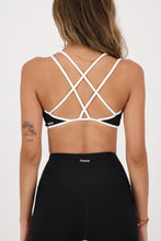 Cargar imagen en el visor de la galería, Ribbed Black Top