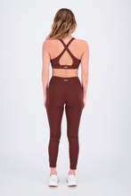 Cargar imagen en el visor de la galería, Atelier Scrunch Cacao Brown Leggings