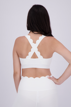Cargar imagen en el visor de la galería, Wave White Pearl Top