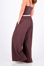 Cargar imagen en el visor de la galería, Polka Pink Flowy Pants