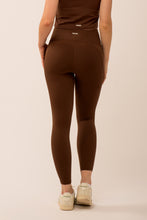 Cargar imagen en el visor de la galería, Brunette Brown  Leggings