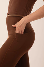 Cargar imagen en el visor de la galería, Brunette Brown  Leggings