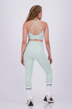 Cargar imagen en el visor de la galería, Solid Leaf Green Leggings