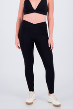 Cargar imagen en el visor de la galería, Atelier Scrunch Moon Black Leggings