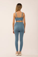 Cargar imagen en el visor de la galería, Steel Blue V Top