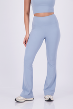 Cargar imagen en el visor de la galería, Soul Marble Blue Flare Pants