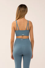 Cargar imagen en el visor de la galería, Steel Blue V Top