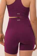 Cargar imagen en el visor de la galería, Solid Grape fruit Short