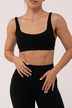 Cargar imagen en el visor de la galería, Ultimate Black Top