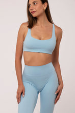 Cargar imagen en el visor de la galería, Ultimate Light Blue Top