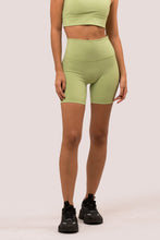 Cargar imagen en el visor de la galería, Daylight Pistachio Green Short