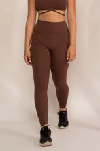 Cargar imagen en el visor de la galería, Legacy Cinnamon Leggings