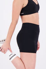 Cargar imagen en el visor de la galería, Nova Midnight Black  Short