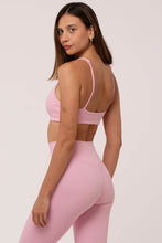 Cargar imagen en el visor de la galería, Ultimate Light Pink Top