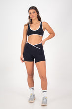 Cargar imagen en el visor de la galería, Align Black Short