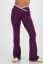 Cargar imagen en el visor de la galería, Align Wine Plum Flare Pants
