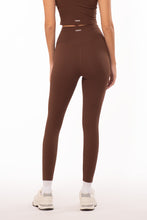 Cargar imagen en el visor de la galería, Daylight Mocha Brown Leggings