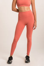 Cargar imagen en el visor de la galería, Fade Coral Salmon Leggings