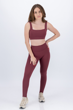 Cargar imagen en el visor de la galería, Form Ruby Wine leggings