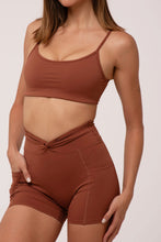 Cargar imagen en el visor de la galería, Spirit Twist Terracota Short
