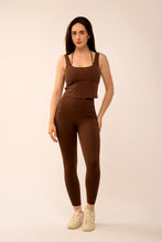 Cargar imagen en el visor de la galería, Brunette Brown  Leggings