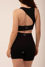 Cargar imagen en el visor de la galería, Minimal Black Top