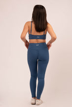 Cargar imagen en el visor de la galería, Twist Pocket Blue Leggings