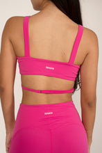 Cargar imagen en el visor de la galería, Legacy Magenta Top