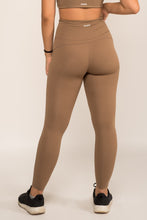Cargar imagen en el visor de la galería, Adapt Peanut Leggings