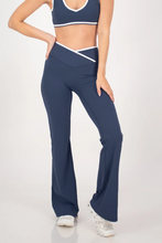 Cargar imagen en el visor de la galería, Align Blueberry Blue Flare Pants