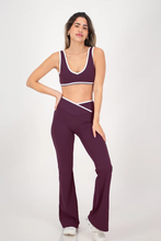 Cargar imagen en el visor de la galería, Align Wine Plum Flare Pants