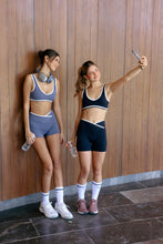 Cargar imagen en el visor de la galería, Align Black Top