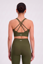 Cargar imagen en el visor de la galería, Solid Olive Top