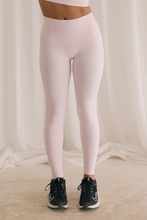Cargar imagen en el visor de la galería, Solid  Milkshake Pink Leggings