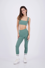 Cargar imagen en el visor de la galería, Rep Hunter Green Top