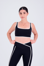 Cargar imagen en el visor de la galería, Bold Black Top