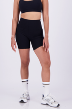 Cargar imagen en el visor de la galería, Solid Black Short