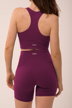Cargar imagen en el visor de la galería, Solid High Grape Top