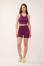 Cargar imagen en el visor de la galería, Solid High Grape Top