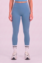 Cargar imagen en el visor de la galería, Soma Wave Blue Leggings