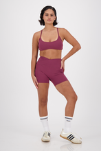Cargar imagen en el visor de la galería, Ribbon Ruby Red Short