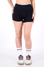 Cargar imagen en el visor de la galería, Aura Black Short