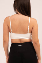 Cargar imagen en el visor de la galería, Twist White Top