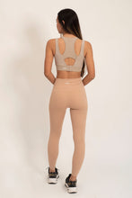 Cargar imagen en el visor de la galería, Essential Latte Top